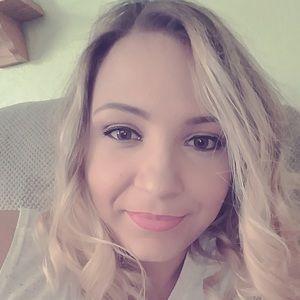 Meet your Posher, Damaris